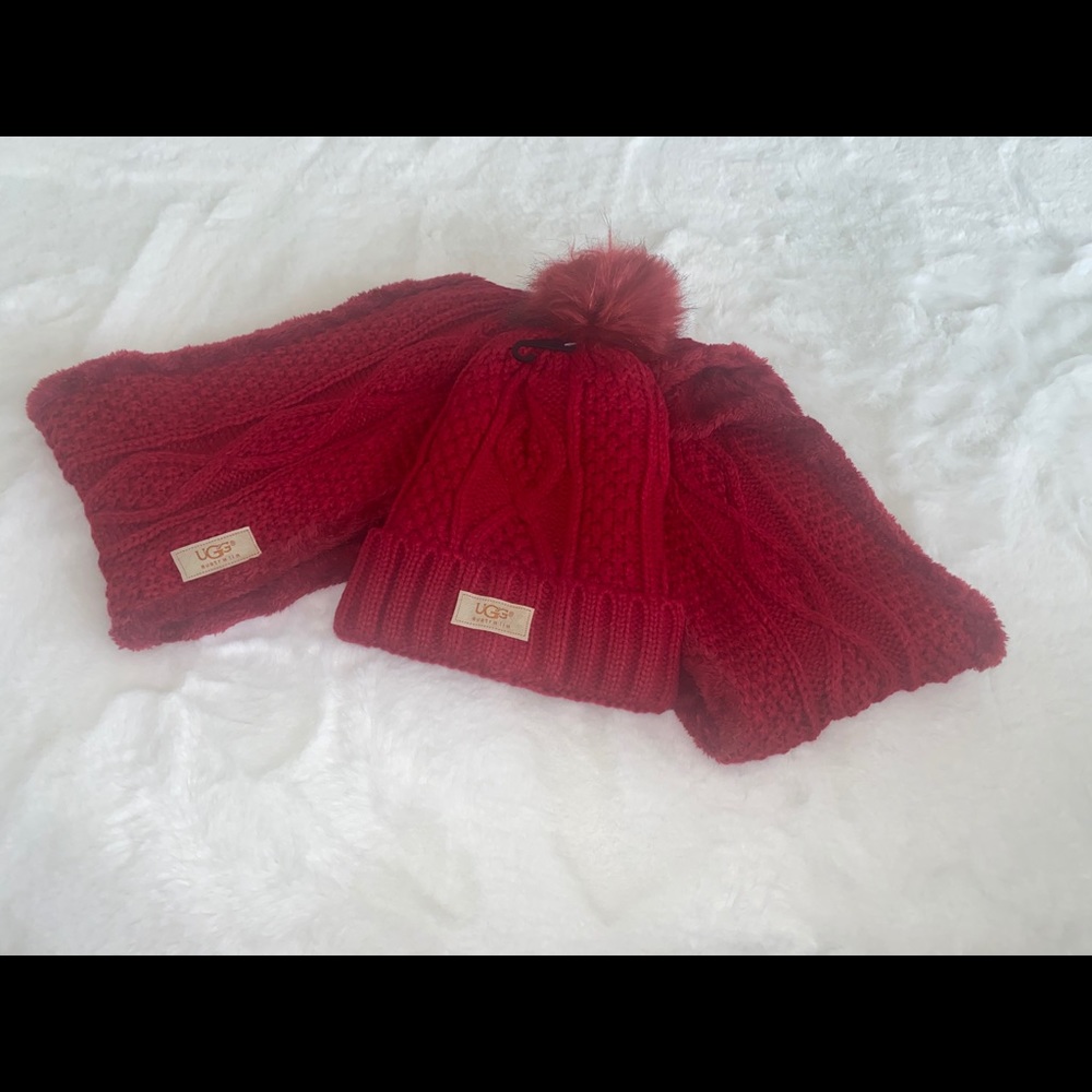 UGG hat and scarf set ***NEW***